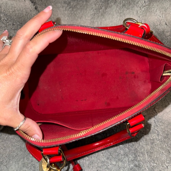 Gorgeous red Louis Vuitton Vernis Alma 2way - Picture 9 of 12